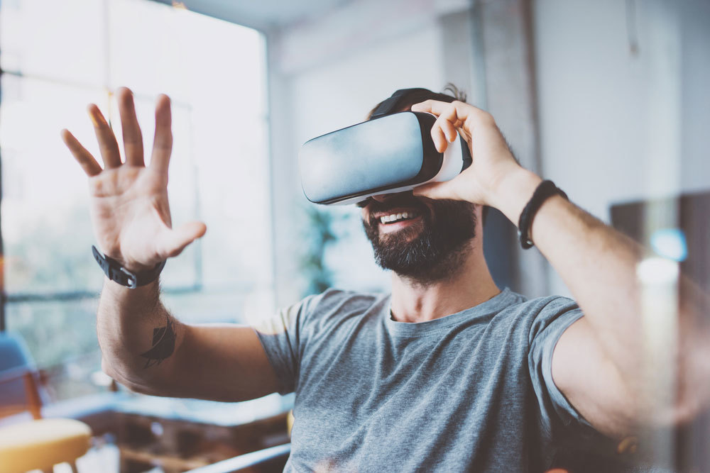 AR vs VR: Choosing an Interactive Experience for Your Business, photo 1